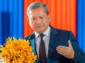 សម្តេច​មហា​បវរ​ធិបតី ហ៊ុន ម៉ា​ណែ​ត ៖ រាជរដ្ឋាភិបាល មិន​មាន​ផែនការ​កាត់​ចំណាយ​ក្នុង​វិស័យ​អប់រំ និង​សុខាភិបាល ទៅ​បំពេញ​ឱ្យ​តម្រូវការ​វិស័យ​ការពារ​ជាតិ​ទេ ផ្ទុយទៅវិញ គម្រោង​ចំណាយ មាន​តែ​បន្ត​កើន​ឡើង​ក្នុង​រយៈពេល​មធ្យម និង​រយៈពេល​វែង